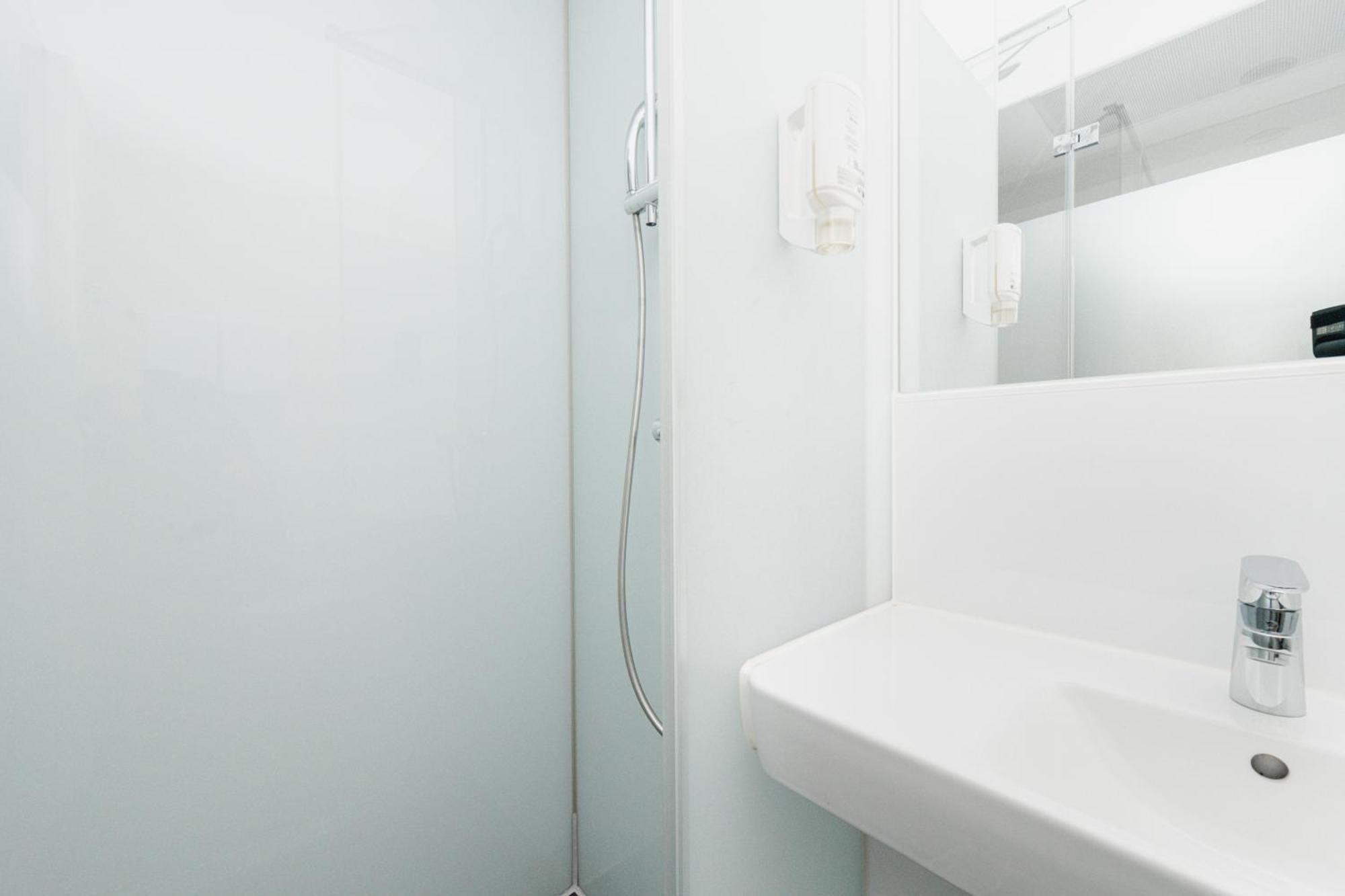 Easyhotel Amsterdam Hotel 2*