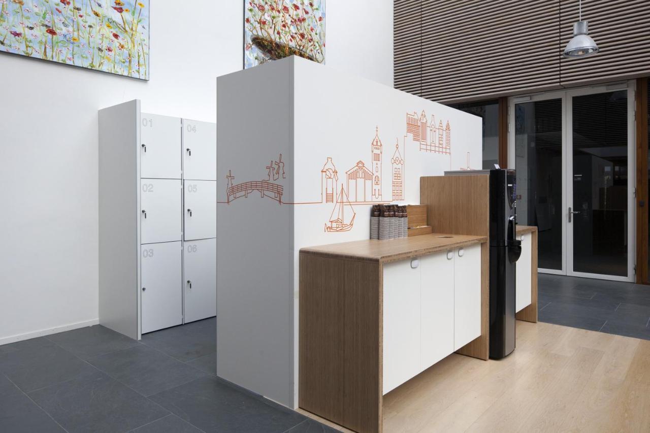 Easyhotel Amsterdam Hotel 2*